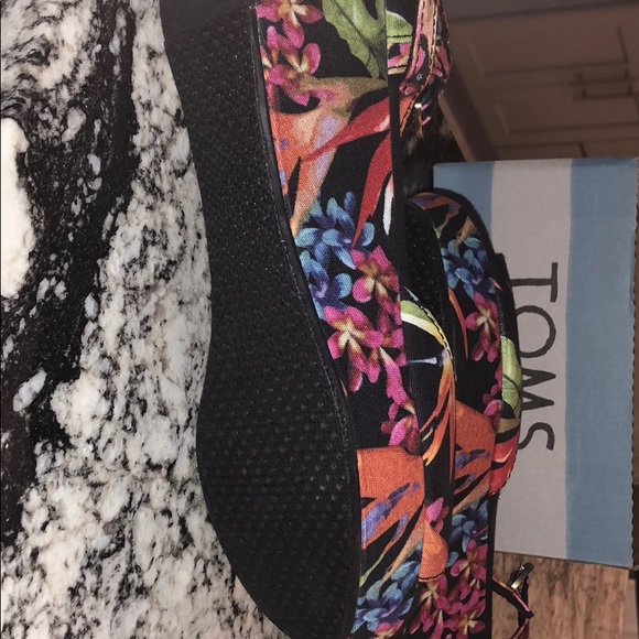 Sandals - Picture 4 of 6